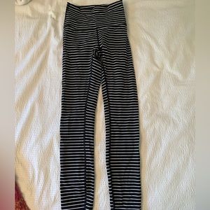 Lululemon Wunder Train 25 inch leggings